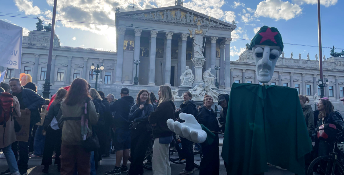 Demonstration „Manjšinski Štrajk“ des Klubs slovenskih študentk*študentov na Dunaju / Klub slowenischer Studierender in Wien (KSŠŠD) und des Hrvatski akademski klub / Kroatischer akademischer Klub (HAK), 15.05.2025. © Grilic